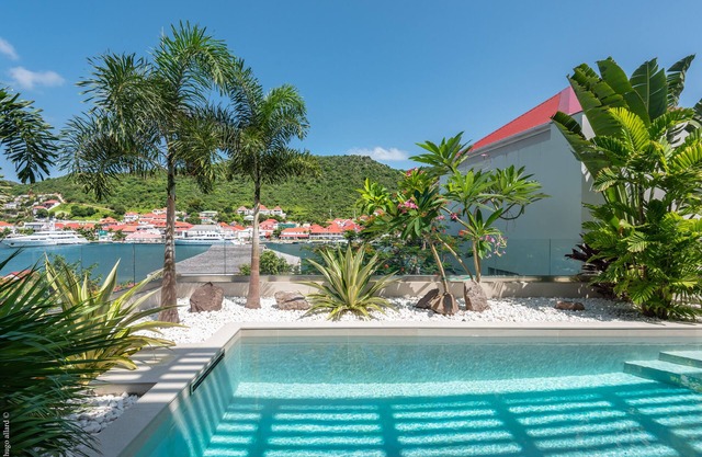 Apartment Gustavia Harbor, 3 bedrooms and 1 pool