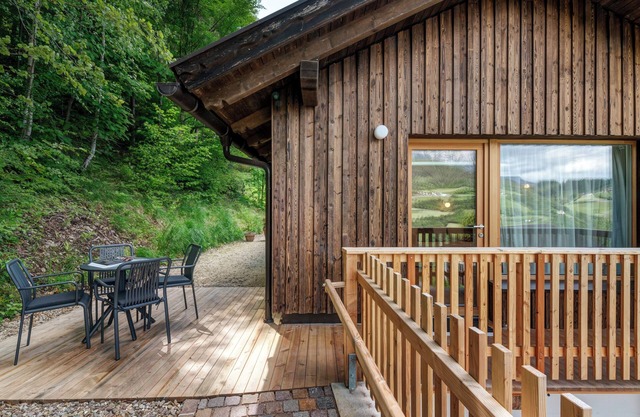 Ferienwohnung 'Hans' mit Bergblick, privatem Garten und Wi-Fi