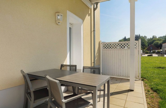 Ferienwohnung 'Halla' mit privater Terrasse, Gemeinschaftsgarten und Wi-Fi
