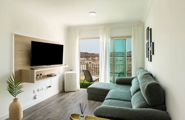 Ferienwohnung "Happy Dreamer" mit Gemeinschaftspool, Terrasse und Blick auf die Berge