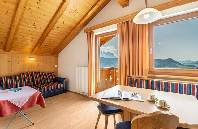 Ferienwohnung 'Haus Alpenblick Apt Brunelle' mit Bergblick, Gemeinschaftsgarten und WLAN