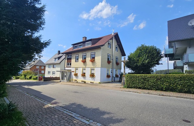 Ferienwohnung 'Haus Loks' mit Bergblick, Gemeinschaftsterrasse und WLAN
