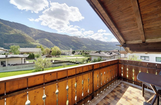 Ferienwohnung "Haus Tanja 4" mit Bergblick, Gemeinschaftsgarten und WLAN