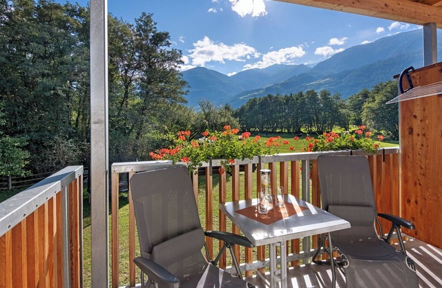 Ferienwohnung 'Hausergut Pinova' mit Bergblick, Gemeinschaftsgarten und Wi-Fi