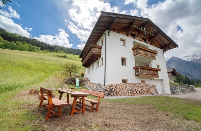 Ferienwohnung 'Hienerhof' mit Bergblick, privater Terrasse und Wi-Fi