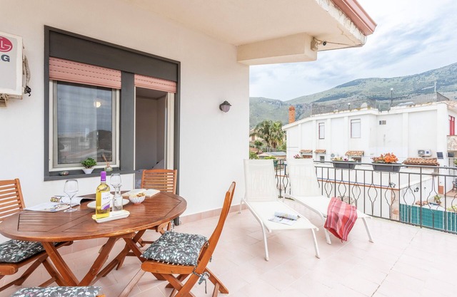 Apartment 'Hikkara Home Airport, Sea and Beach' with Sea View, Private Terrace and Wi-Fi