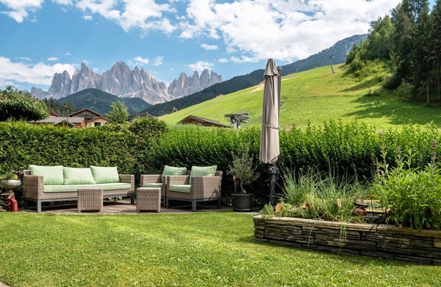 Ferienwohnung "Hilber App Sass Rigais" mit Bergblick, Terrasse und WLAN