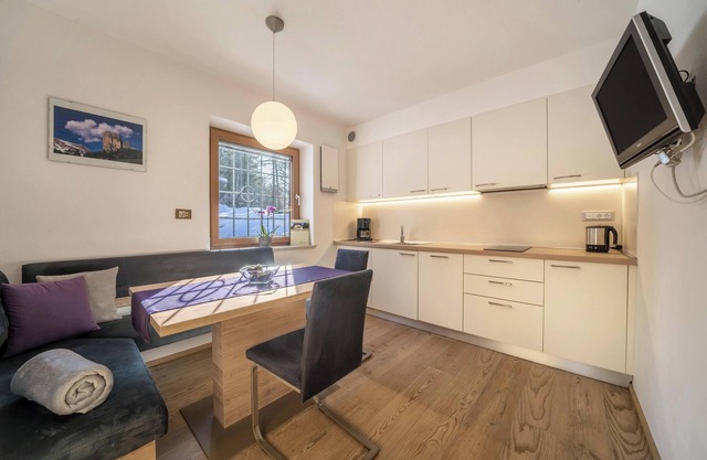 Apartment "Hirzer" nahe Skigebiet mit Waldblick, WLAN, Balkon und gemeinschaftlichem Garten