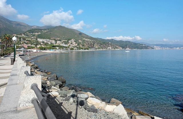 Apartment "Holiday House - Arenzanohost" with Terrace & A/C