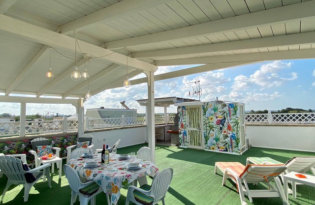 Ferienwohnung 'House Glory' mit Meerblick, privater Terrasse und Klimaanlage