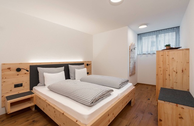 Ferienwohnung 'Huberhof Edelweiss' mit Bergblick, privater Terrasse und Wi-Fi