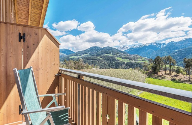 Ferienwohnung "Huberhof Zimmer" mit Bergblick, Garten & WLAN