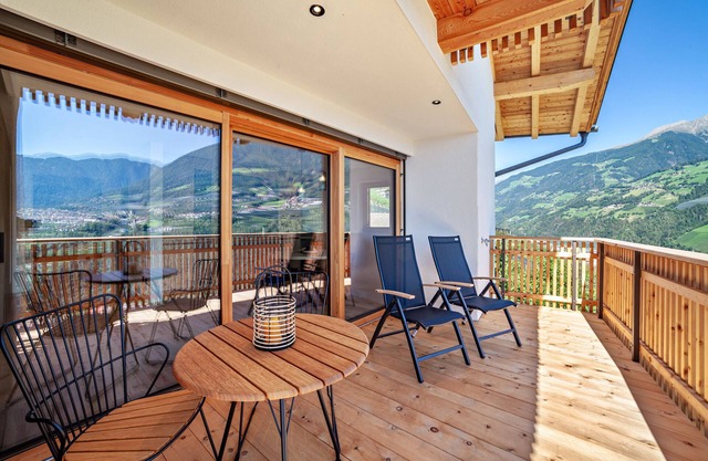Ferienwohnung 'Hütterhof Langes' mit Bergblick, privater Terrasse und WLAN