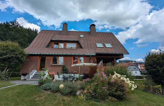 Apartment 'Hüsli' mit Bergblick, gemeinsamer Terrasse und WLAN