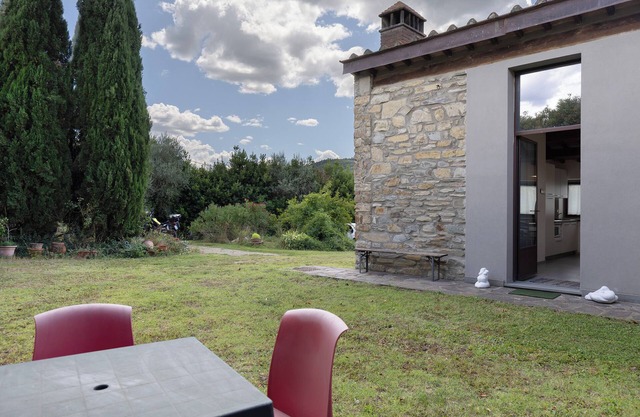 Apartment 'I Cipressi' with Shared Garden, Wi-Fi and Air Conditioning