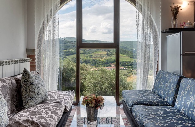 Apartment "I Fiori" with Shared Pool & Wi-Fi