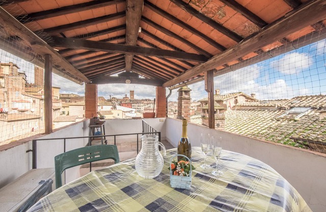 Ferienwohnung 'Il Campo Comfort Apt with Balcony' mit privater Terrasse, WLAN und Klimaanlage