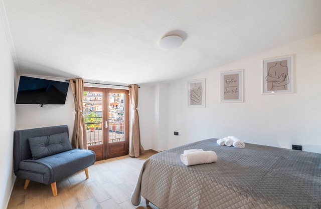 Apartment 'Il Filo Azzurro 3' with Sea View, Wi-Fi and Air Conditioning