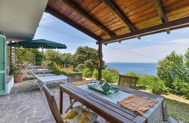 Ferienwohnung "Il Girasole" mit Meerblick, privater Terrasse und WLAN