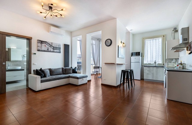 Apartment 'Il Loft Di Vanni' with Wi-Fi and Air Conditioning