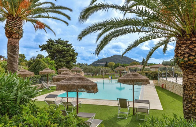 Apartment 'Il Mandorlo - Bilocale Giglio' with Shared Pool, Private Terrace and Wi-Fi