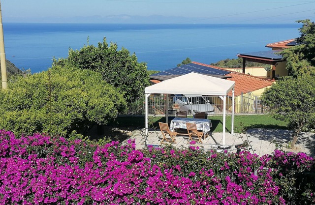Ferienwohnung Il Mirto" mit mediterranem Garten und Meerblick