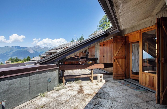 Ferienwohnung 'Il Nido di Pila' mit Bergblick und privater Terrasse