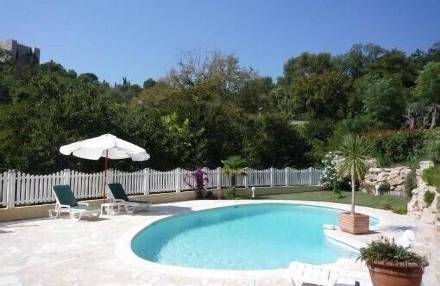 Ferienwohnung in einer schönen neuen Villa mit Swimmingpool