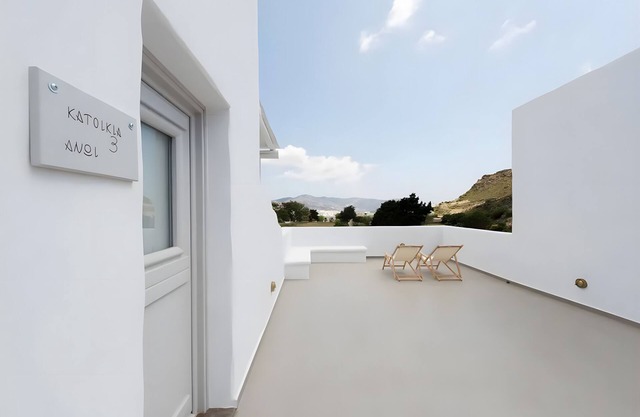 Ferienwohnung in einem Hotel 'Echinousa Kimolos Maisonette no3' mit Meerblick, Wi-Fi und Klimaanlage