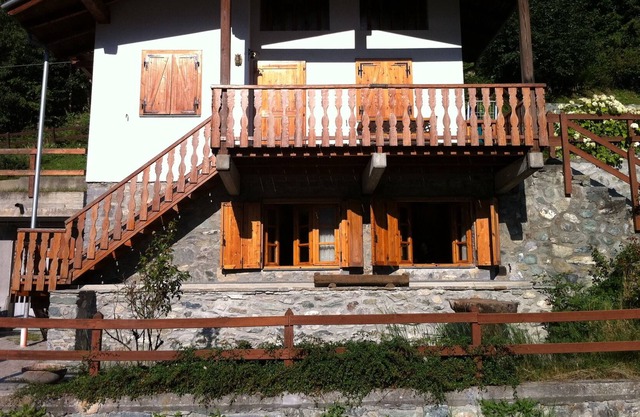 Apartment in a mountain house just a few minutes from the ski slopes