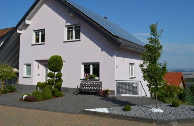 Ferienwohnung in ruhiger Lage, mit Terrasse und Garten, nahe vieler Wanderwege
