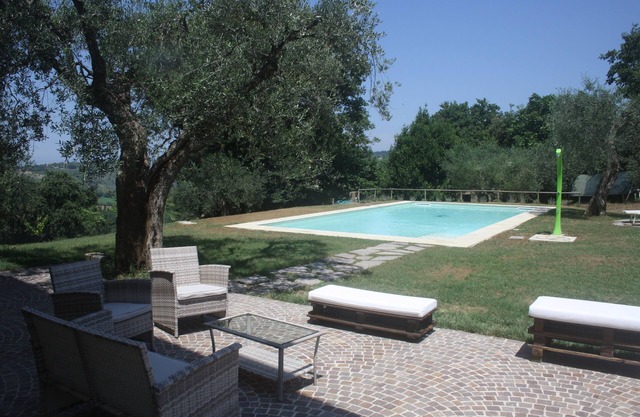 Apartment in a two-family house with exclusive park and pool The sea is 10' away