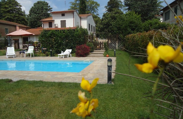 Wohnung in einer Villa mit Swimmingpool
