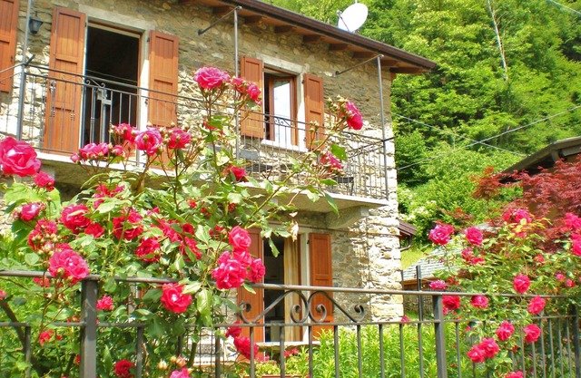 Wohnung in einer alten Scheune, privater Garten mit Blick auf das Dorf