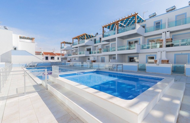 Apartment in condominium with pool 700m from the beach by AlgarveManta (1T3)