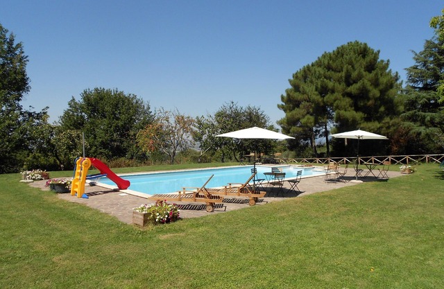 Apartment in einem Bauernhaus mit Pool