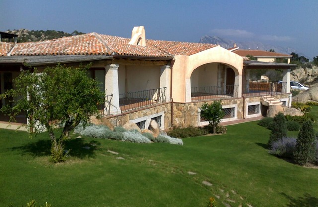 San Teodoro: Fantastische Villa Ausgezeichneten Meerblick Garten und im Mittelmeer