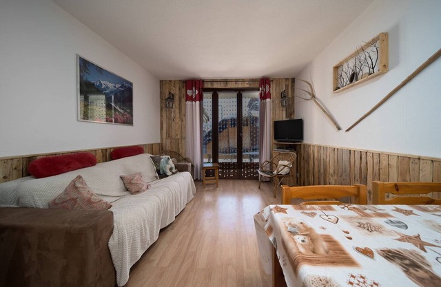 Wohnung in Frankreich mit Bergblick