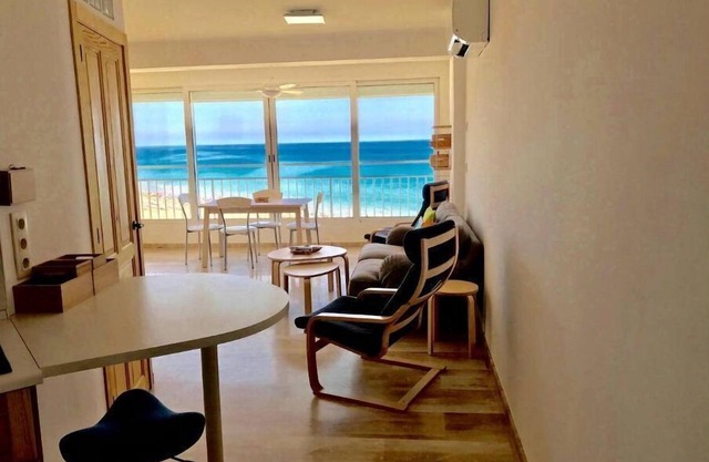 Renovierte Wohnung mit Blick auf das Meer