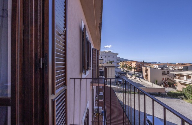 Apartment "In Villa Domenica 2" with Sea View, Balcony & Wi-Fi