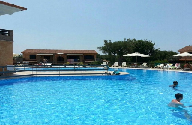 Wohnung im Park mit Pool