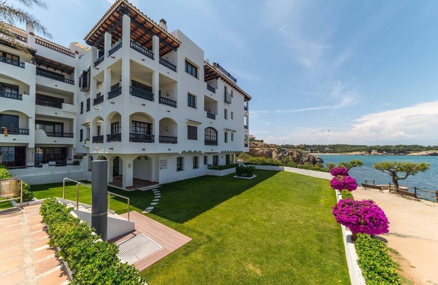 Apartment in L’Escala by Cala de la Creu Beach