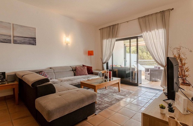 Moderne Wohnung mit Pool in Lagos