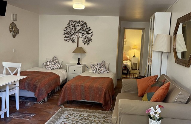 Wohnung in Lissabon (Studio mit einem Schlafzimmer) im Haus mit Garten / Grill