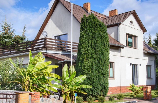 Moderne Ferienwohnung mit Sonnenliegen