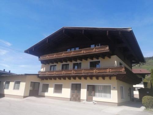 Apartment in Niedernsill near Ski Slopes