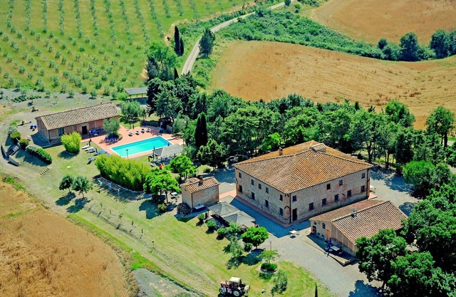 Wohnung in Peccioli mit Pool