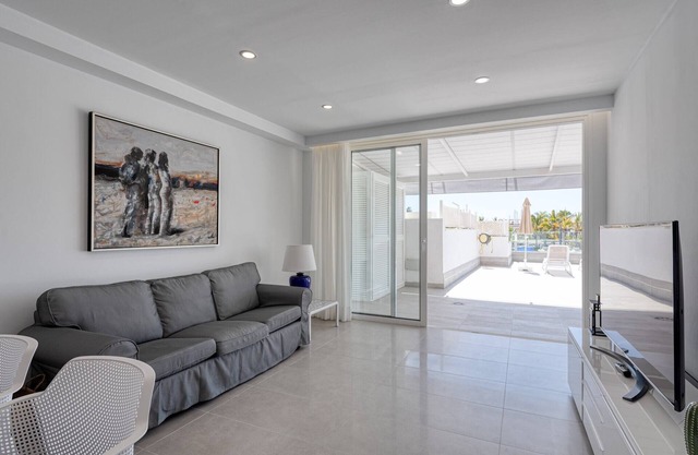 Apartment mit privater Terrasse und Meerblick