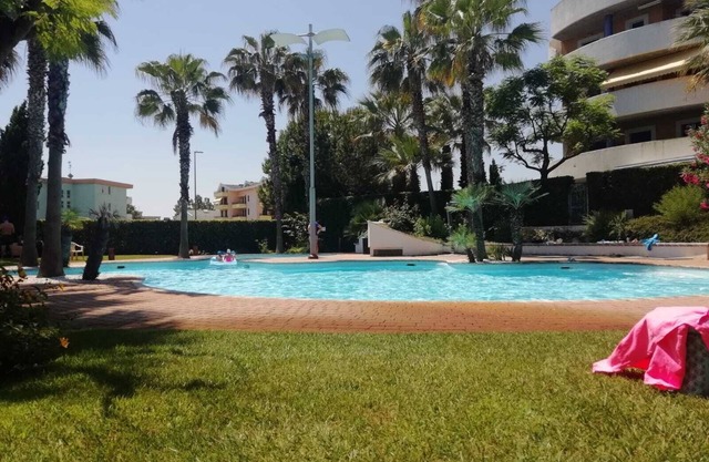 Apartment in Residence mit Pool 200m vom Meer entfernt