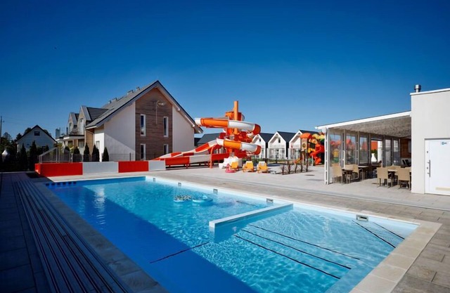 Komfortable Wohnungen, Schwimmbad, Sarbinowo
